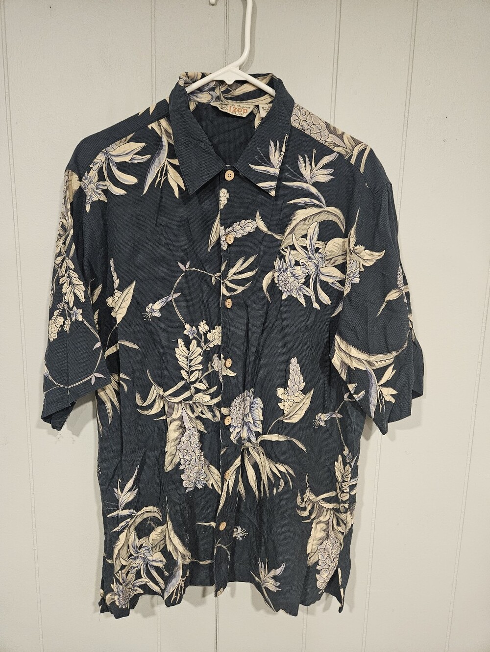 Original Izod Silk Hawaiian Camp Shirt Men's Medium 100% Silk Black Tan Floral